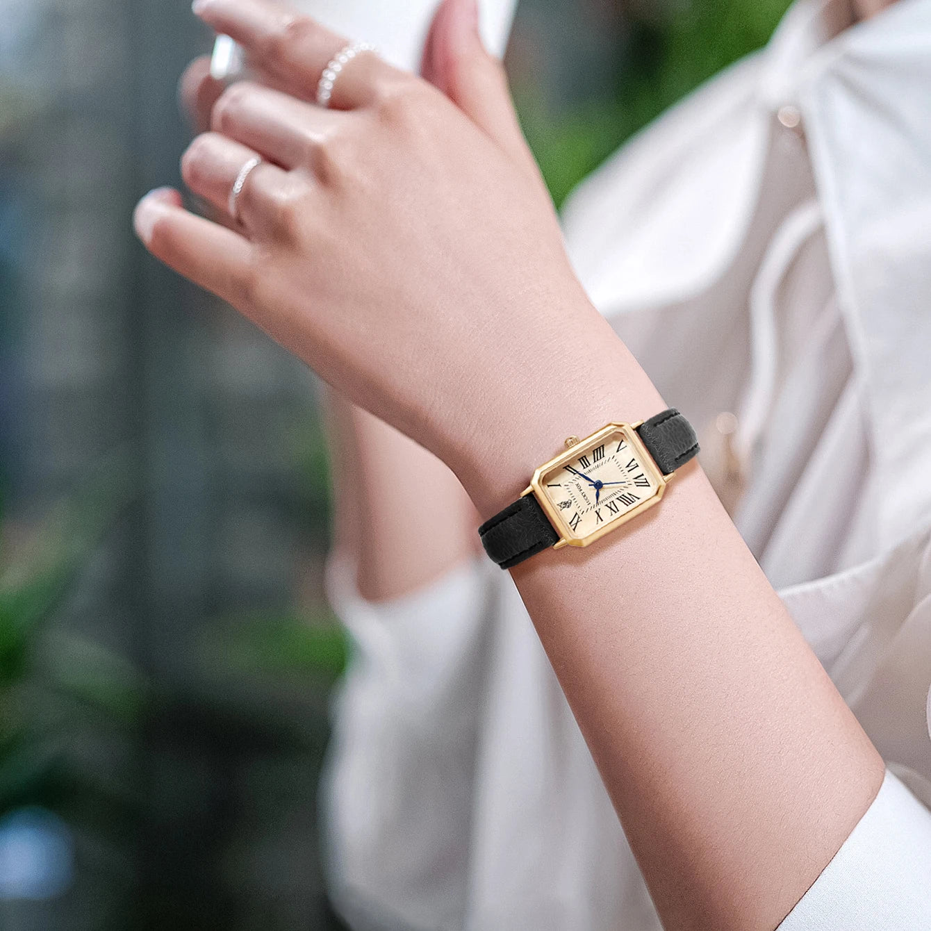 Women’s Retro Square Quartz Watch – Digital Dial with Leather Strap