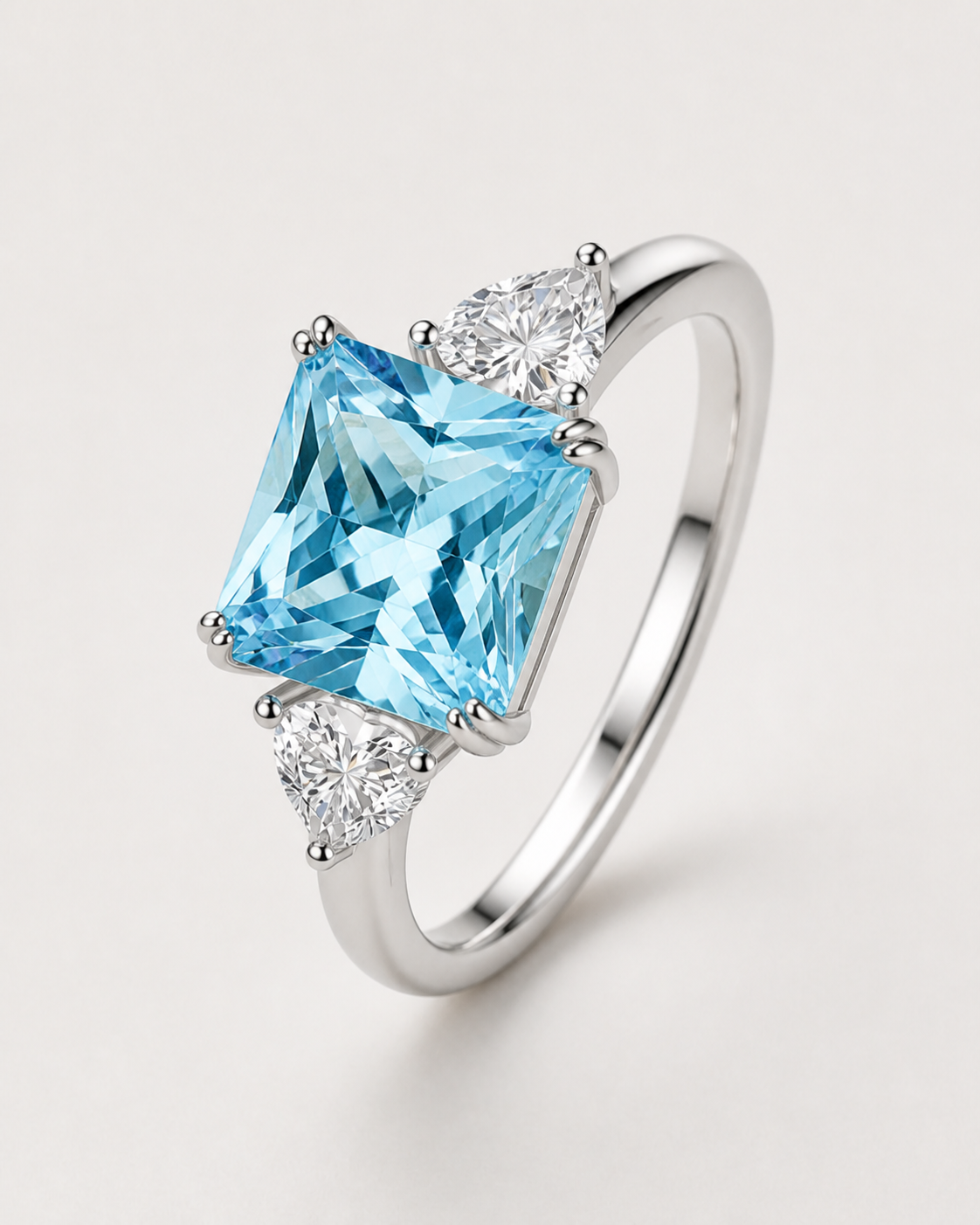 Ocean Ring em prata com pedra quadrada azul